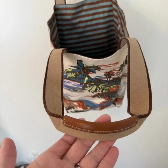 TORY BURCH Gracie Printed Canvas Tote in Postcard from Hawaii - Picture 9 of 12